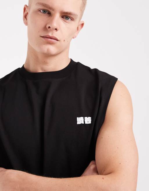 Camiseta negra extragrande sin mangas con estampado de texto "Kyoto" en relieve de ASOS DESIGN, 3 de 5