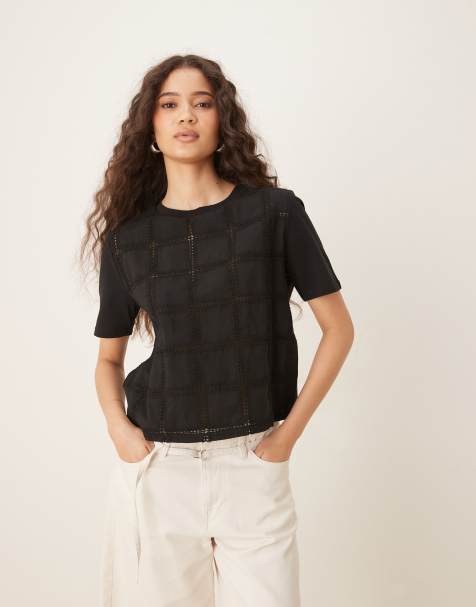 Camiseta negra holgada con detalle de croché de Mango - view 1