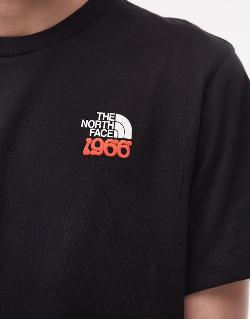 Camiseta negra holgada con estampado en la espalda 1966 Half Dome de The North Face, 4 de 5