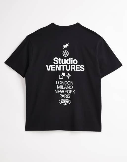 Camiseta negra holgada con estampado gráfico de texto de ciudad de ASOS DESIGN, 6 de 6