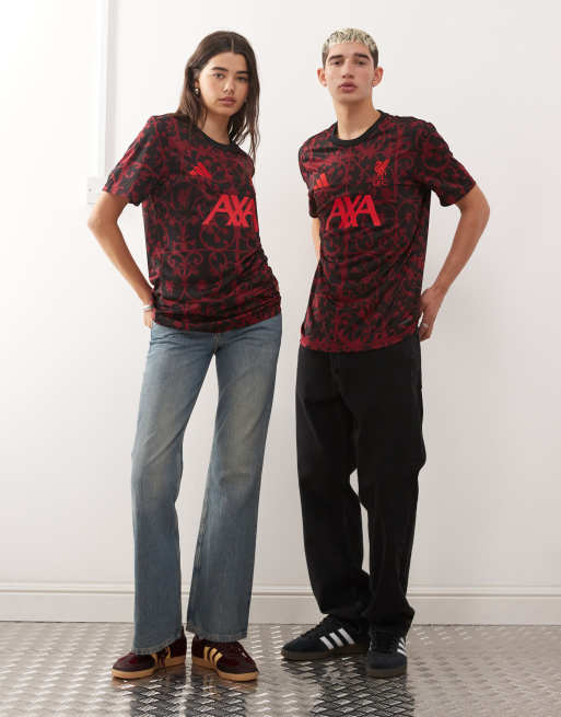 Camiseta negra prepartido con diseño del Liverpool de la temporada 25/26 de adidas Football