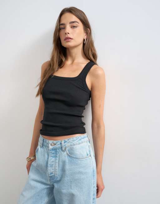 Camiseta negra sin mangas con cuello ancho de canalé de Topshop, 4 de 4