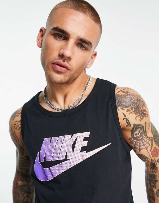 Camiseta negra sin mangas con estampado en el pecho Futura de Nike, 3 de 4
