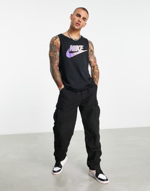 Camiseta negra sin mangas con estampado en el pecho Futura de Nike, 4 de 4