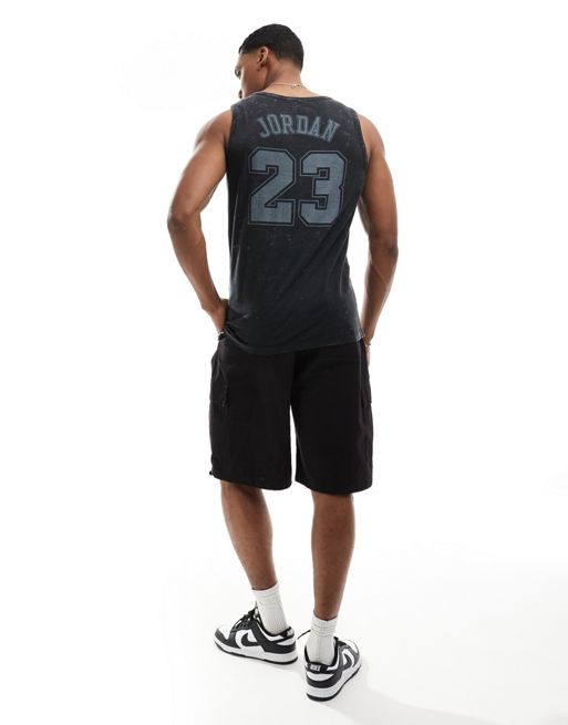Camiseta negra sin mangas con logo en el centro y acabado lavado de Jordan