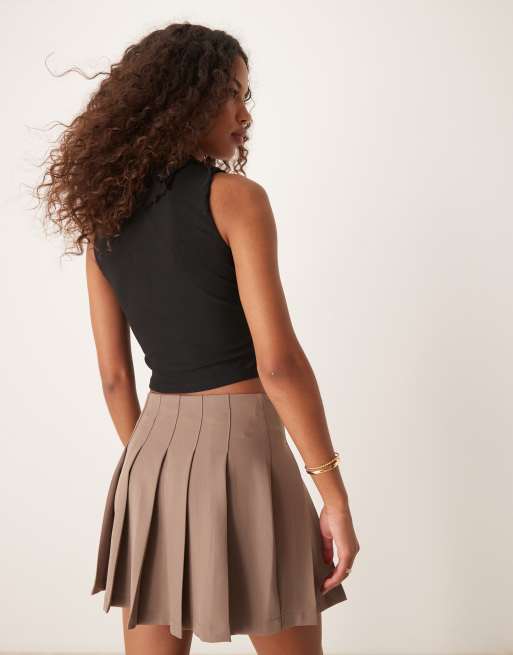 Camiseta negra sin mangas con volantes de malla de New Look, 4 de 4
