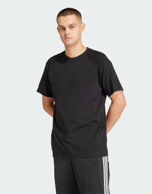 camiseta negra adidas hombre