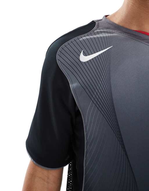Camiseta negra T90 Dri-FIT de Nike, 3 de 4