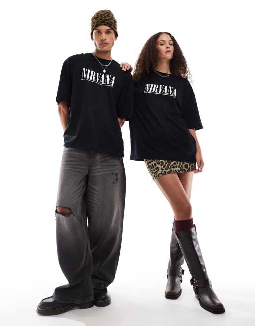 Camiseta negra unisex extragrande con estampado gráfico con licencia de Nirvana y guitarra de ASOS DESIGN, 2 de 4