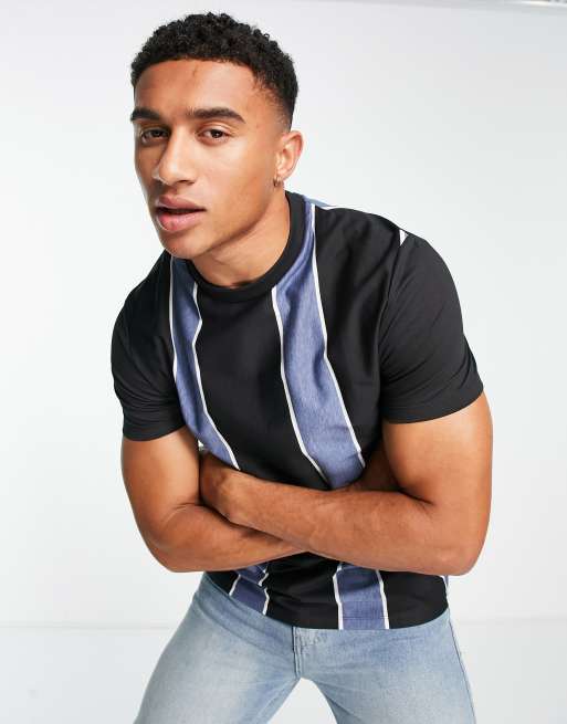 Camiseta negra y azul a rayas verticales de ASOS DESIGN, 4 de 4