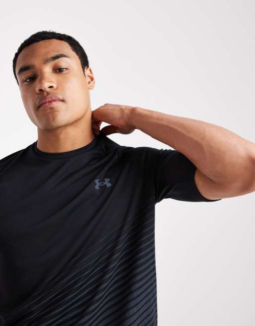 Camiseta negra y gris tintado con diseño degrado Tech de Under Armour  , 5 de 5