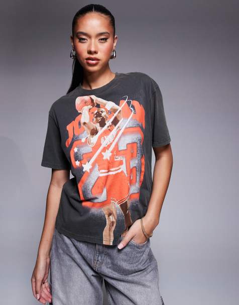 Camiseta negra y roja con estampado gráfico "23" de Jordan - view 1