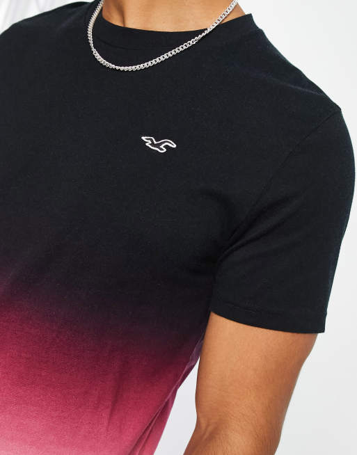 Camiseta negra con rosa best sale