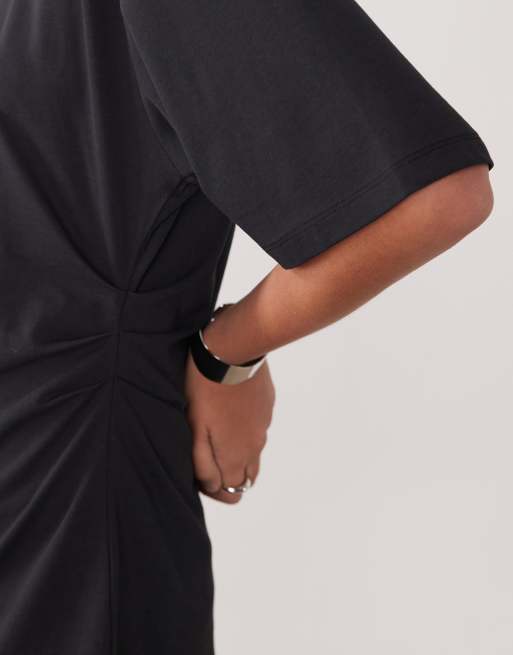 Camiseta negro apagado con detalle drapeado en la cintura de ARKET, 2 de 4