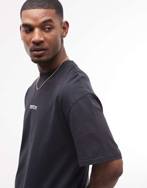 Camiseta negro envejecido extragrande con estampado en la espalda Stavoren de Pegador, 5 de 5