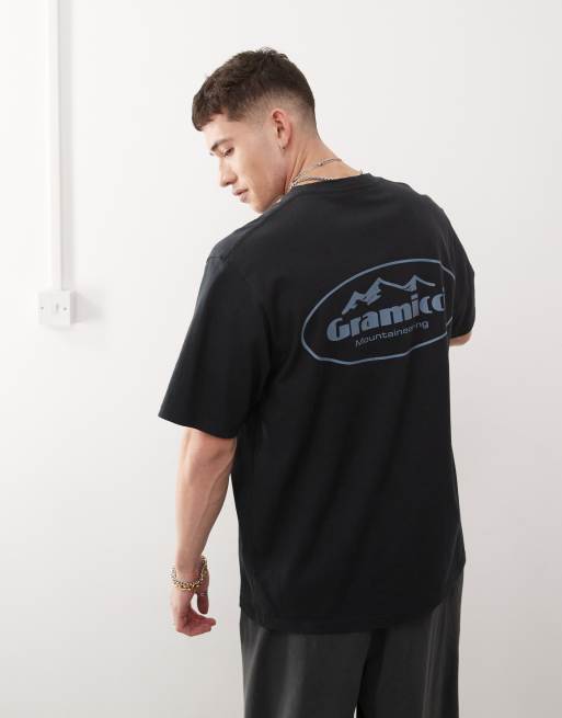 Camiseta negro envejecido unisex con estampado gráfico Mountaineering de Gramicci