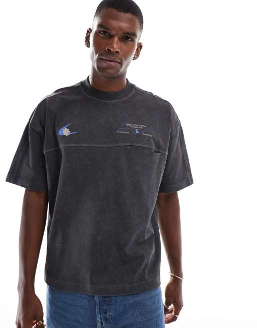 Camiseta negro lavado de corte cuadrado extragrande con bolsillo y estampado gráfico deportivo de tejido grueso de 220 g/m² de ASOS DESIGN