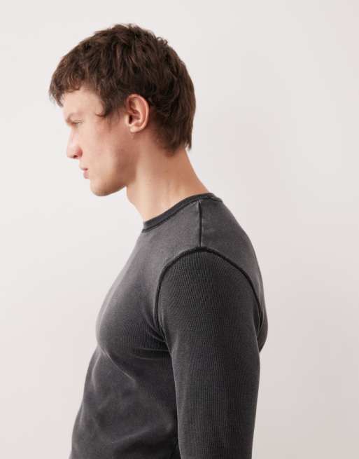Camiseta negro lavado de manga larga y corte slim de canalé de Weekday, 4 de 5
