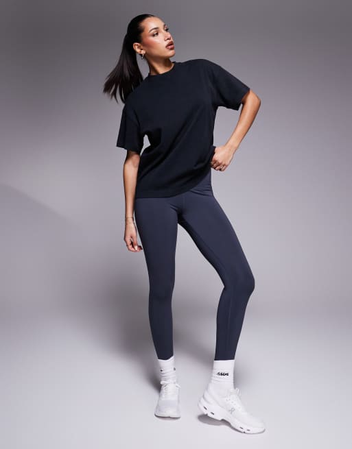 Camiseta negro lavado extragrande de tejido grueso de algodón con acabado de secado rápido Icon de 4505, 2 de 4