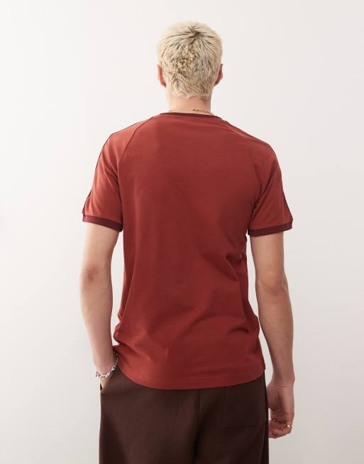 Camiseta roja con estampado de rayas Adicolor Classics de adidas