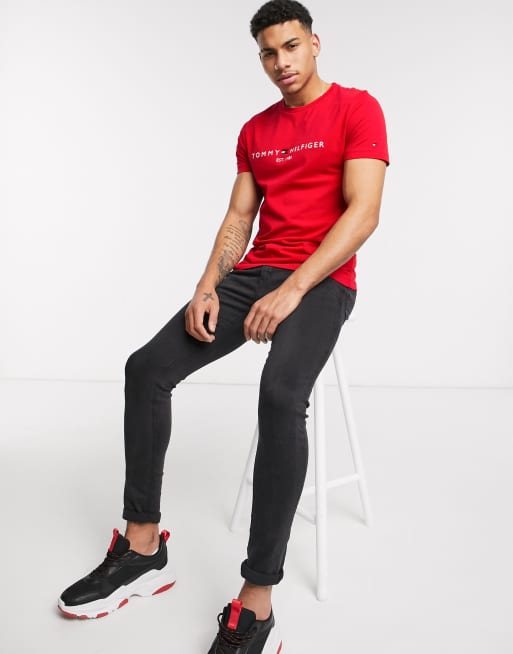 Camiseta roja con logo pequeño en el pecho de Tommy Hilfiger, 4 de 4