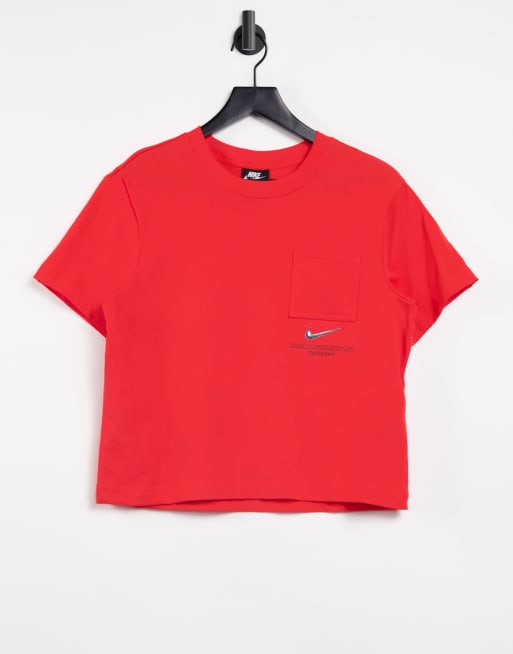 Camiseta roja extragrande con logo de Nike