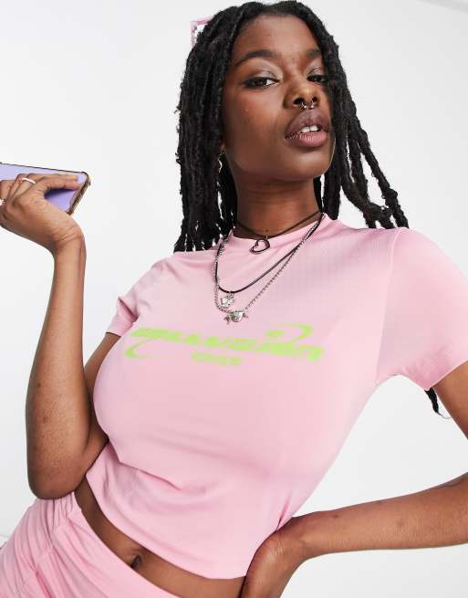 Camiseta rosa ceñida con diseño encogido y logo estampado de COLLUSION (parte de un conjunto)