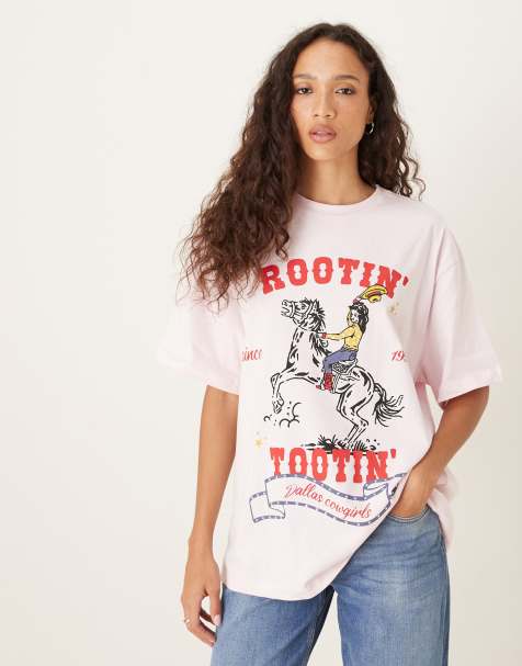 Camiseta rosa claro extragrande con gráfico "Dallas cowgirl" de ASOS DESIGN - view 1