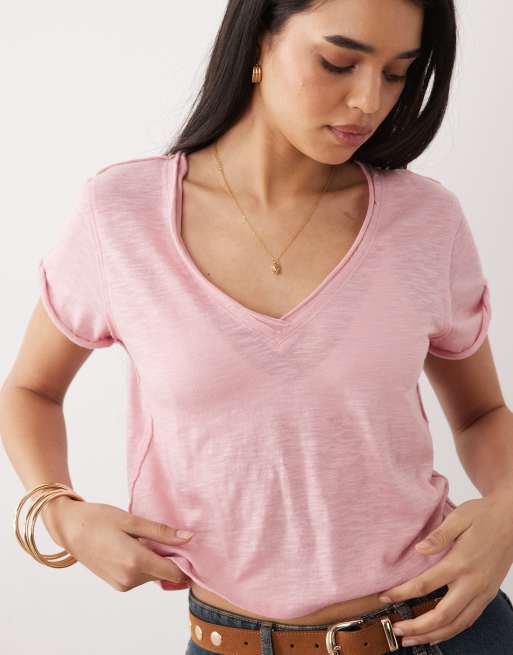 Camiseta rosa con cuello de pico Take 2 de Free People, 2 de 4