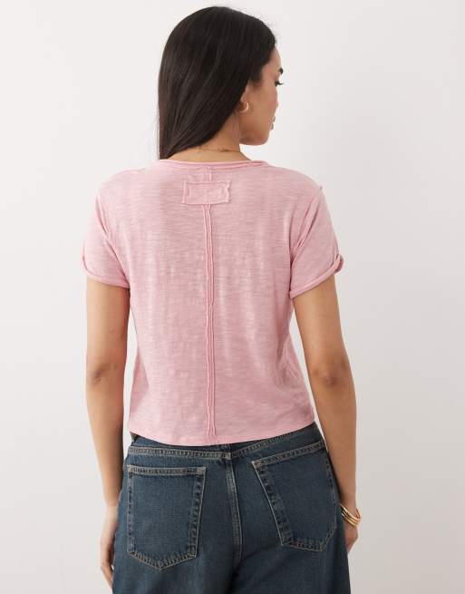Camiseta rosa con cuello de pico Take 2 de Free People, 4 de 4