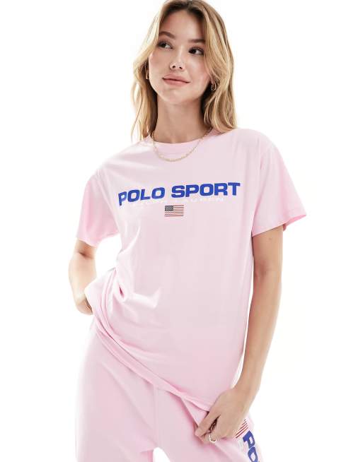 Camiseta rosa con logo en el pecho de la colección cápsula Sport de Polo Ralph Lauren