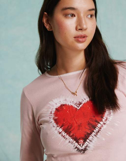 Camiseta rosa de manga larga con estampado gráfico de corazón de Miss Selfridge, 3 de 4