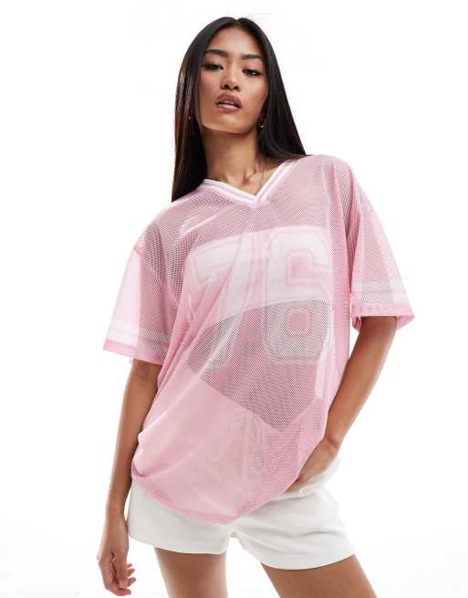 Camiseta rosa estilo fútbol de malla calada de Miss Selfridge, 4 de 4