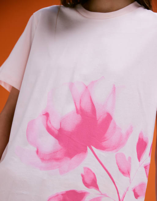 Camiseta rosa extragrande con estampado gráfico de rosa de ASOS DESIGN, 3 de 4