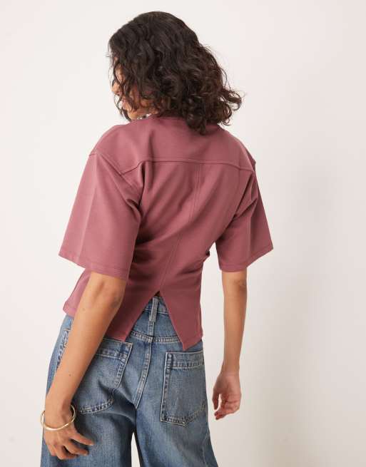 Camiseta rosa oscuro con cintura estilo corsé de tejido entrelazado de ASOS DESIGN, 4 de 4