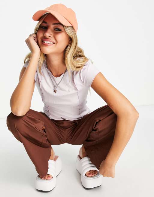 Camiseta rosa polvoriento con detalle de costuras Lead de Weekday