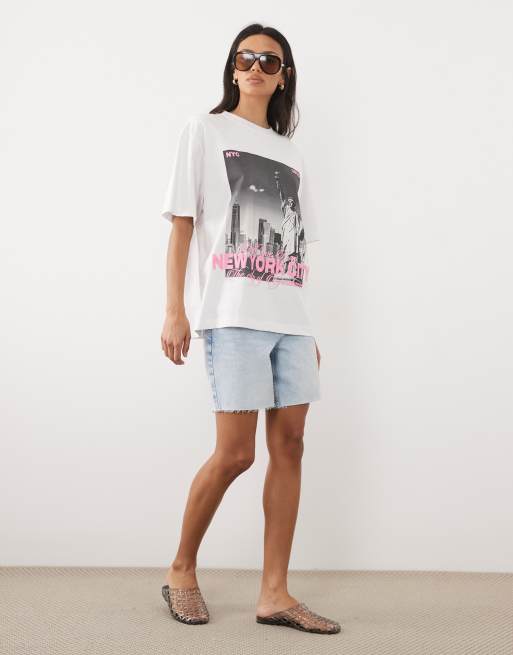 Camiseta rosa y blanca extragrande con estampado gráfico "New York" de ASOS DESIGN, 2 de 4