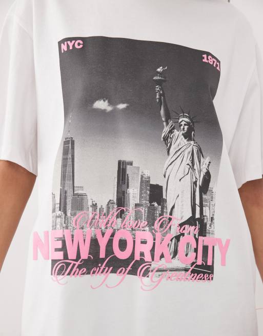 Camiseta rosa y blanca extragrande con estampado gráfico "New York" de ASOS DESIGN, 3 de 4