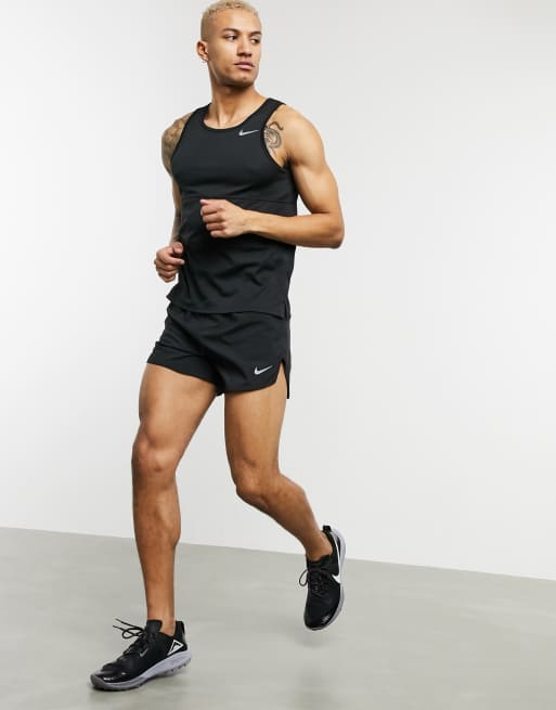 postura Secreto Rodeado Camiseta sin mangas negra Breathe de Nike Running | ASOS