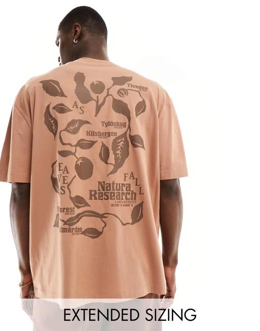 Camiseta tostada extragrande con estampado de hojas en la espalda de ASOS DESIGN