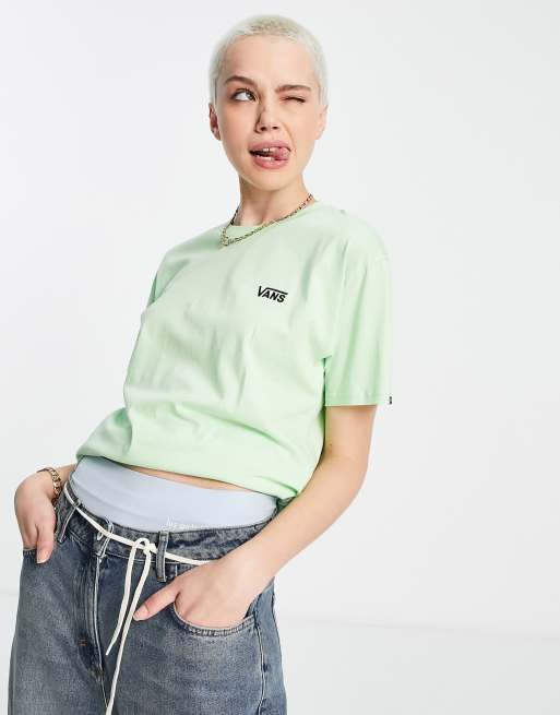 Camiseta verde claro con logo en la parte izquierda del pecho de Vans 