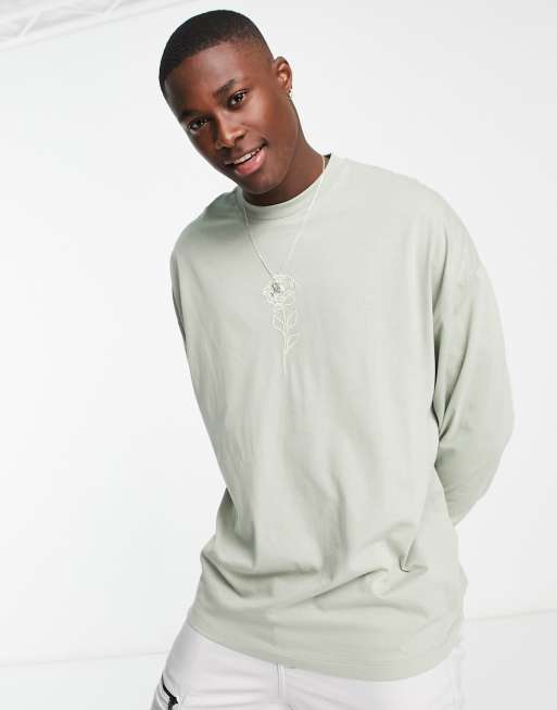 Camiseta verde claro extragrande de manga larga con bordado de rosa de ASOS DESIGN