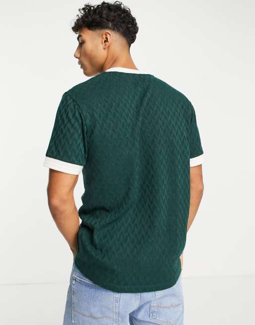 Camiseta verde con cuello y puños en contraste de tejido texturizado de ASOS DESIGN, 3 de 4