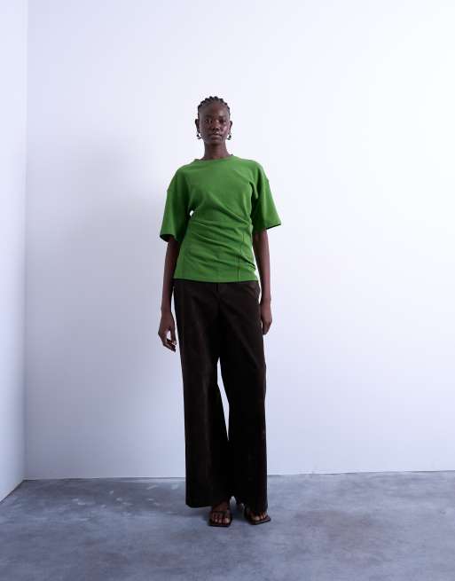 Camiseta verde con detalle retorcido de Topshop, 2 de 4