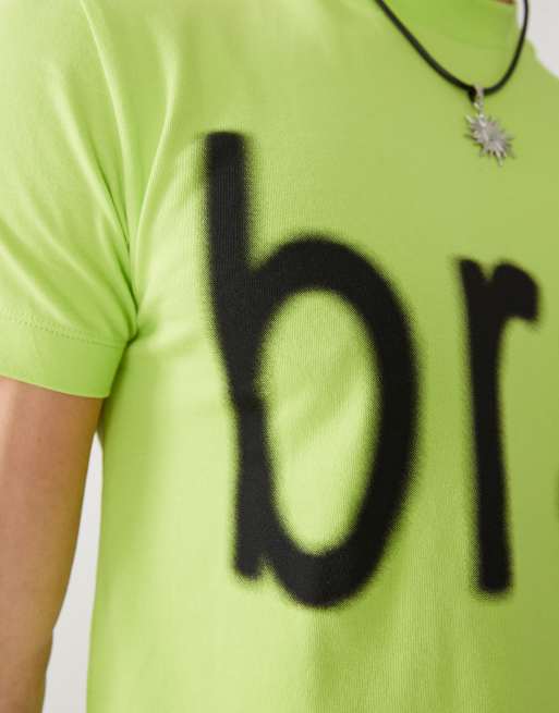 Camiseta verde con diseño encogido y estampado de texto "Brat" de Charli CXC de COLLUSION, 4 de 4