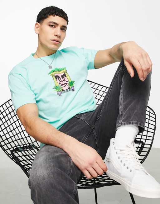 Camiseta verde con estampado de inspiración romana de Obey