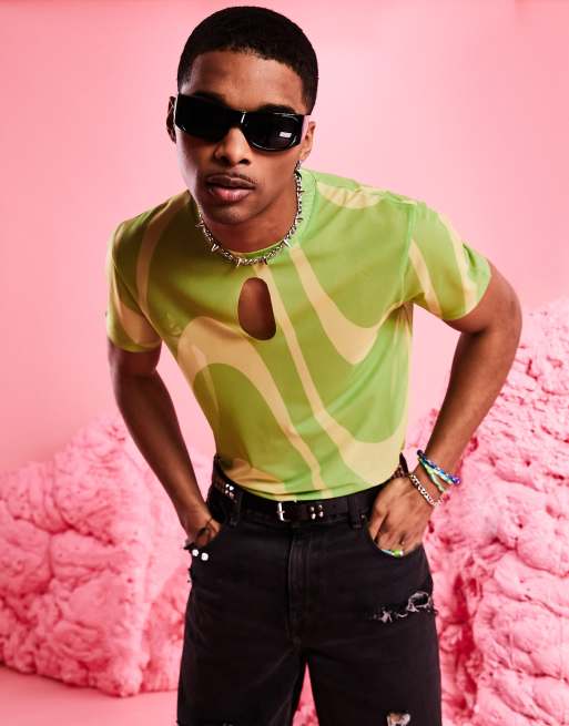 Camiseta verde entallada con estampado y abertura en la parte delantera de malla de ASOS DESIGN - LGREEN