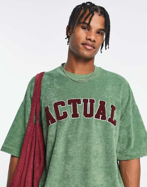 Camiseta verde extragrande con logo en la parte delantera de pana de ASOS Actual