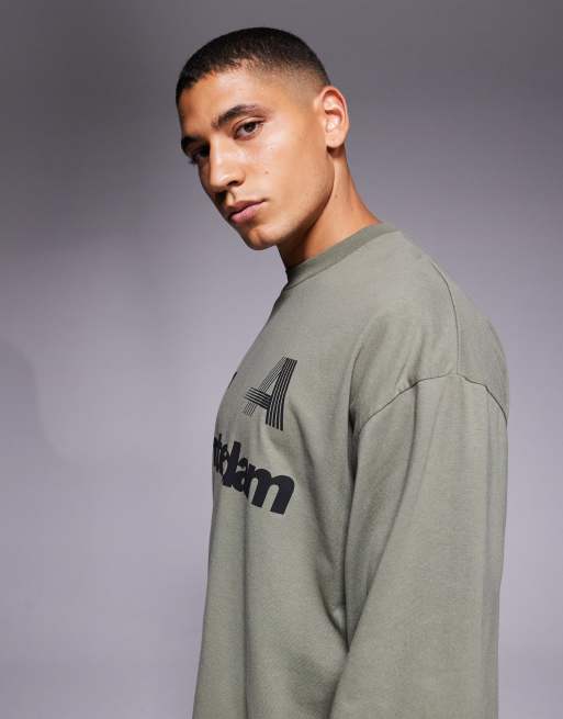 Camiseta verde extragrande de manga larga con estampado de fútbol de ASOS DESIGN , 4 de 5
