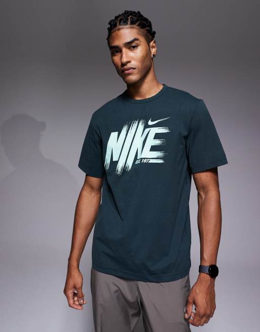 Camiseta verde Hyverse Dri-FIT de Nike Training